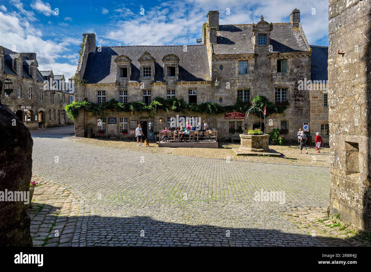 Cammina a Locronan, Finistère, Châteaulin, Bretagna, Francia Foto Stock