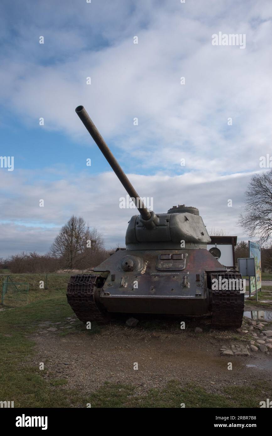 Il T-34 era un carro armato medio sovietico e un carro da battaglia principale nella seconda guerra mondiale con un numero di produzione maggiore di qualsiasi altro carro del suo tempo. Foto Stock