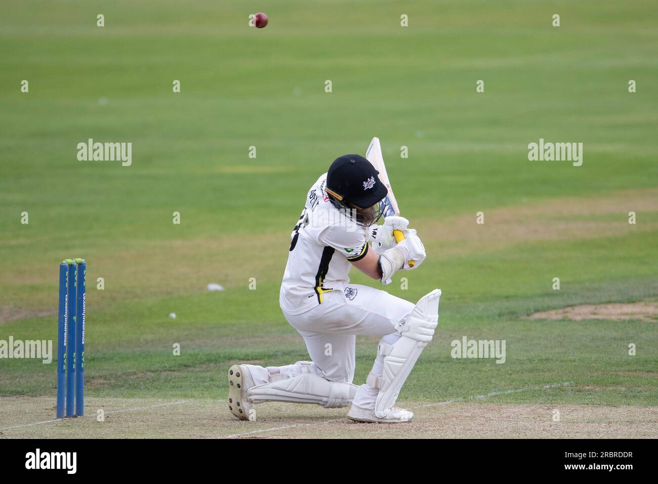 Chester le Street, Regno Unito. 10 luglio 2023. Chris Dent del Glocestershire schiena sotto un palla corto lanciata da Matthew Potts di Durham durante la partita LV= County Championship Division Two tra Durham e Gloucestershire al Seat Unique Riverside, Chester le Street lunedì 10 luglio 2023. (Foto: Mark Fletcher | mi News) crediti: MI News & Sport /Alamy Live News Foto Stock