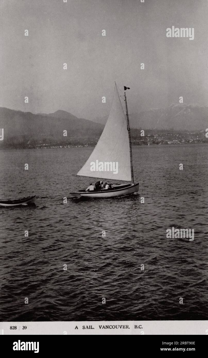 Gente in giro su una barca a vela, Vancouver, British Columbia, Canada, cartolina di circa 1920 anni. fotografo non identificato Foto Stock