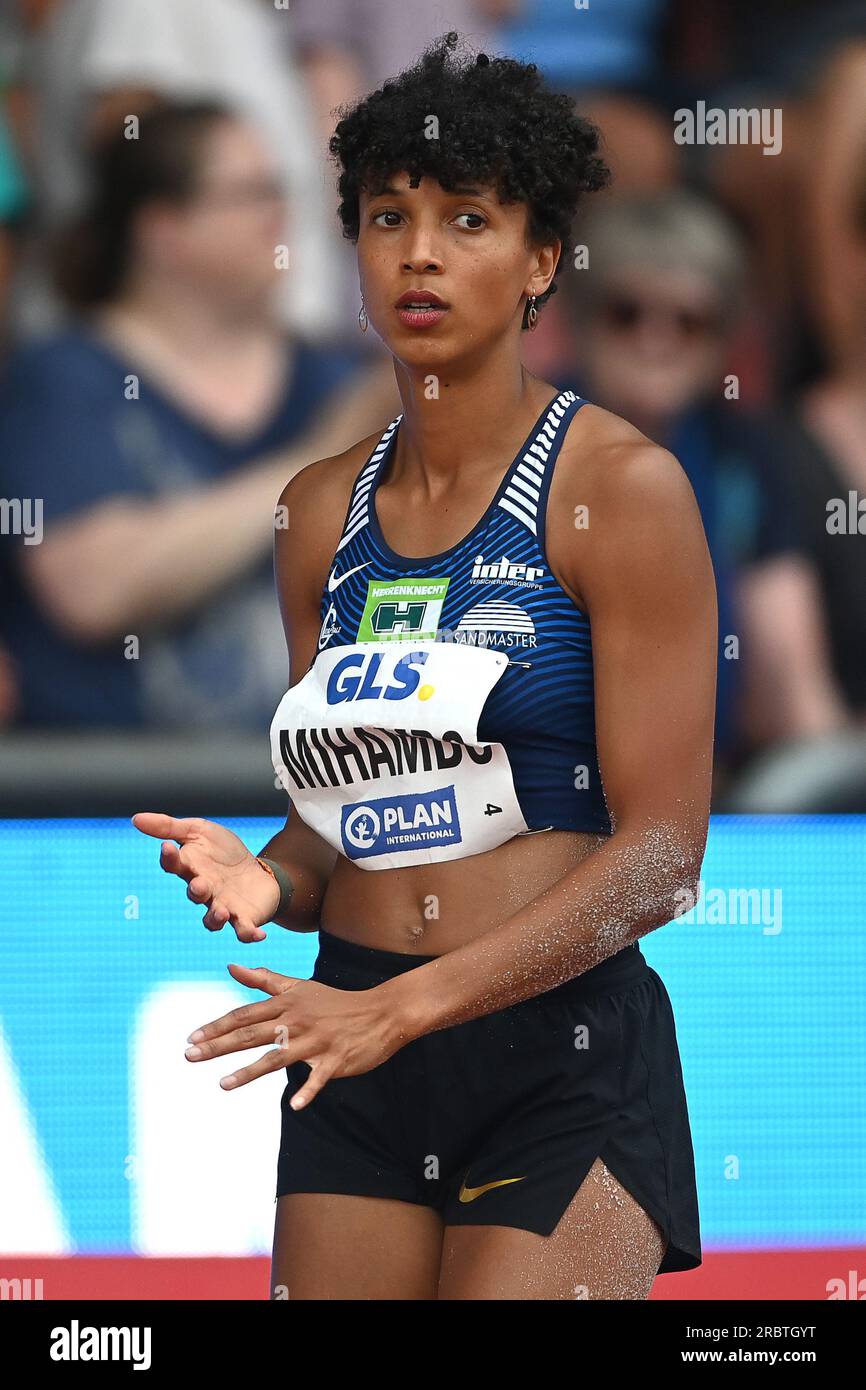 Kassel, Germania. 9 luglio 2023. Atletica leggera: Campionati tedeschi all'Auestadion. Salto lungo, finale, donne. Malaika Mihambo gesti. Credito: Swen Pförtner/dpa/Alamy Live News Foto Stock