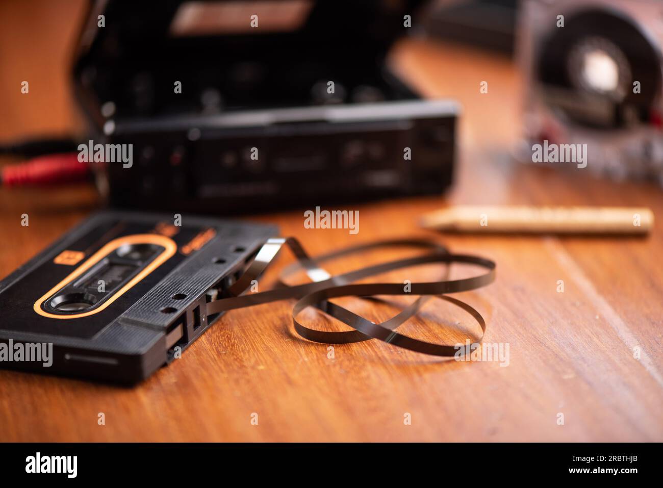 Cassetta audio vintage, formato analogico a nastro magnetico per la registrazione e la riproduzione audio. Foto Stock