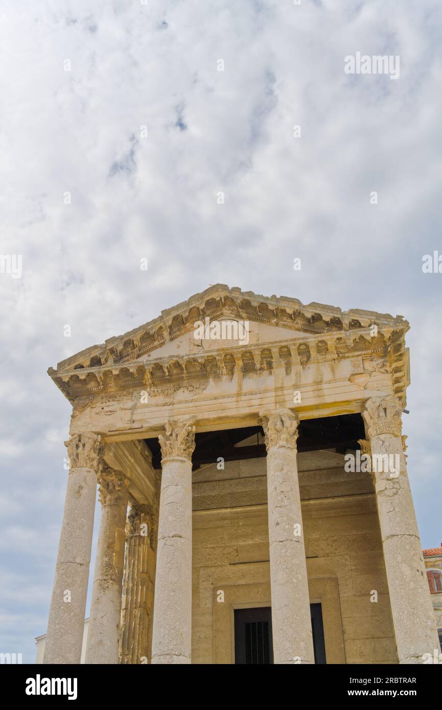 Edificio romano storico a Pola, Croazia, Europa Foto Stock