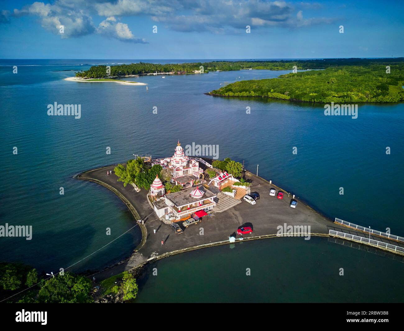 Mauritius, quartiere Flacq, Poste de Flacq, vista aerea del tempio indù Sagar Shiv Mandir Foto Stock