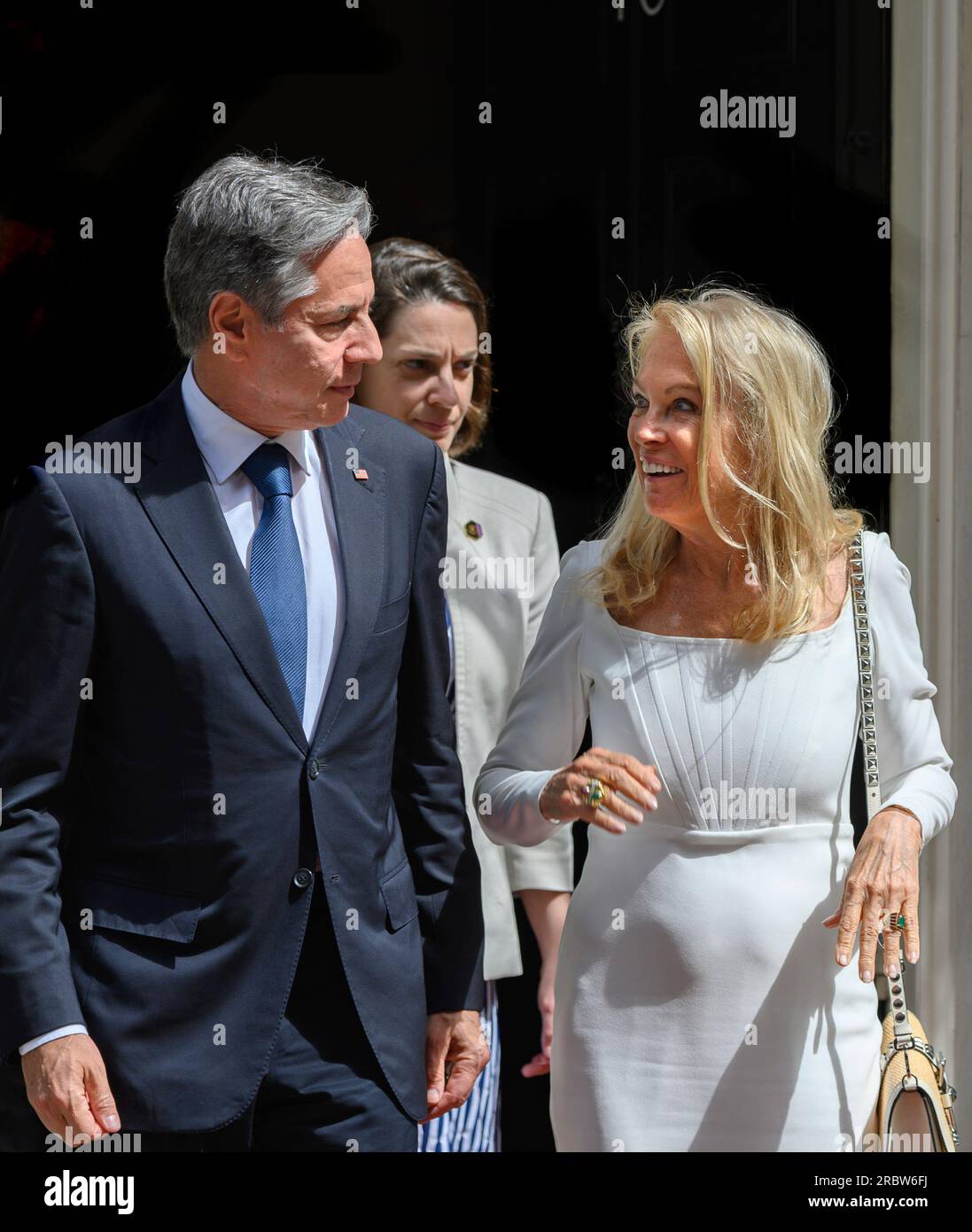 Antony Blinken - Stati Uniti Segretario di Stato, e Jane Hartley - Ambasciatrice degli Stati Uniti nel Regno Unito che lascia 10 Downing Street dopo un incontro tra il presidente degli Stati Uniti J Foto Stock