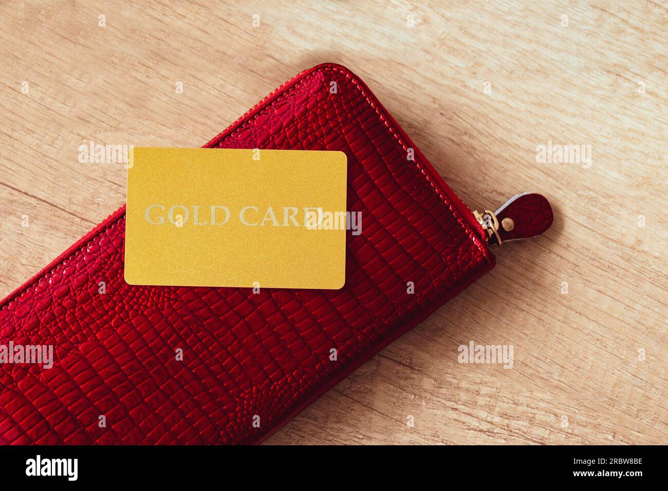 top view scheda, portafoglio con una carta d'oro.concetto shopping, vendite. Foto Stock