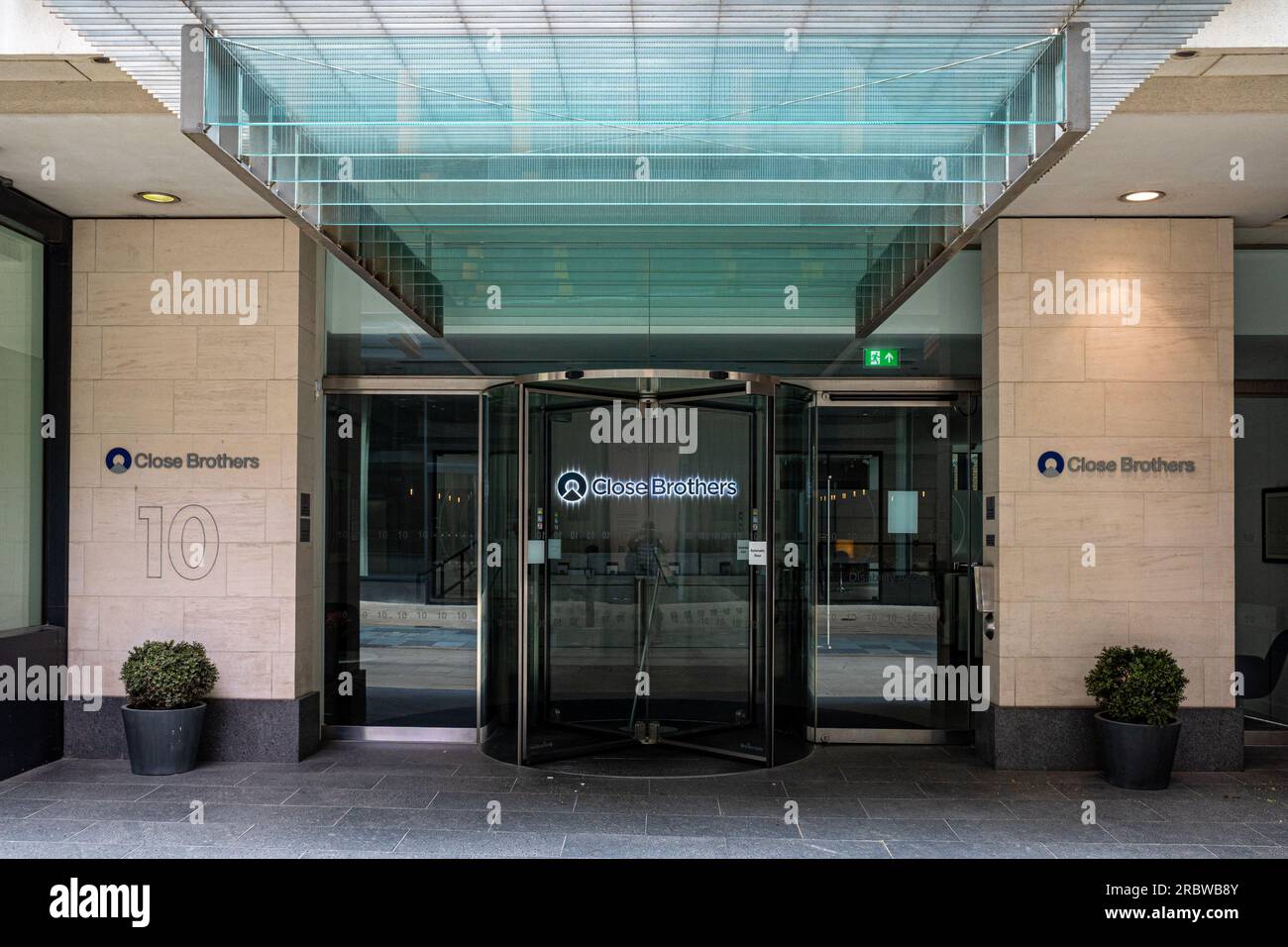 Chiudi Brothers London HQ - UK Merchant Banking Group sede centrale a 10 Crown Place London - Chiudi Brothers Group PLC Foto Stock