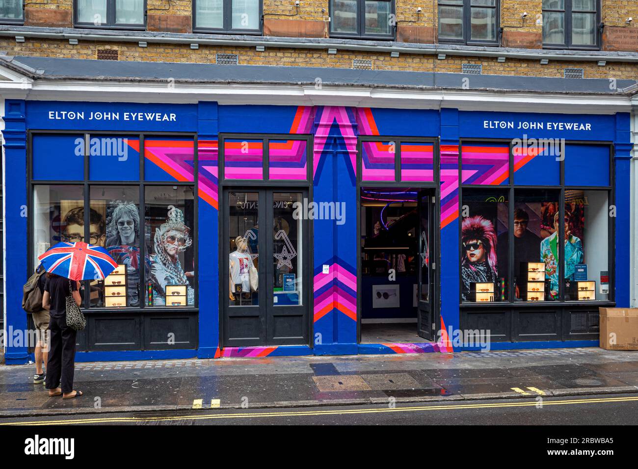 Elton John Eyewear Store Soho London. Elton John Eyewear Pop Up Store al 59 Greek St Soho Londra, Regno Unito. Elton John Eyewear popup Store London Soho. Foto Stock