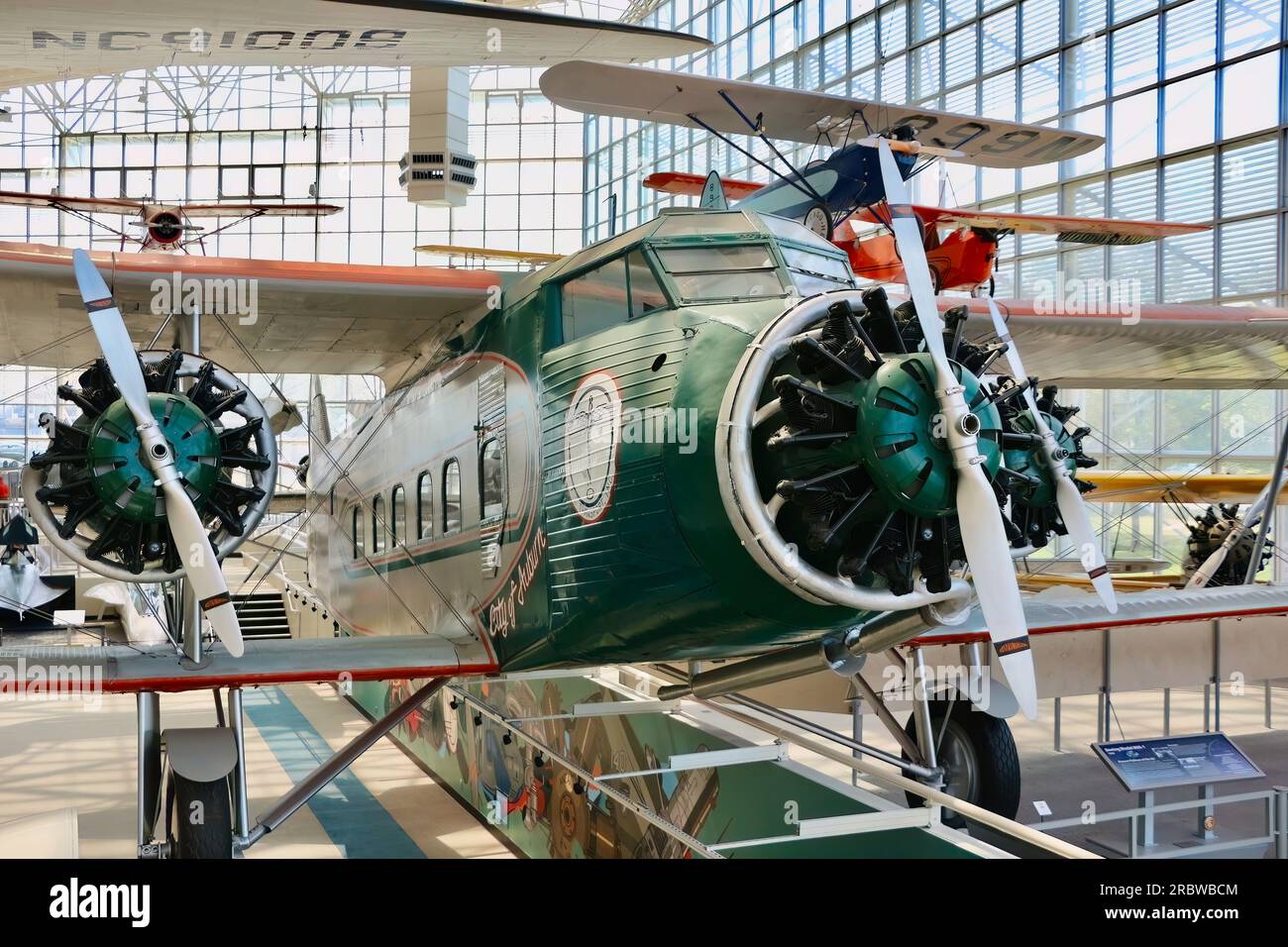 Mostra di un Boeing 80A-1 aereo passeggeri il primo aereo ad avere hostess al Museum of Flight Seattle Washington State USA Foto Stock