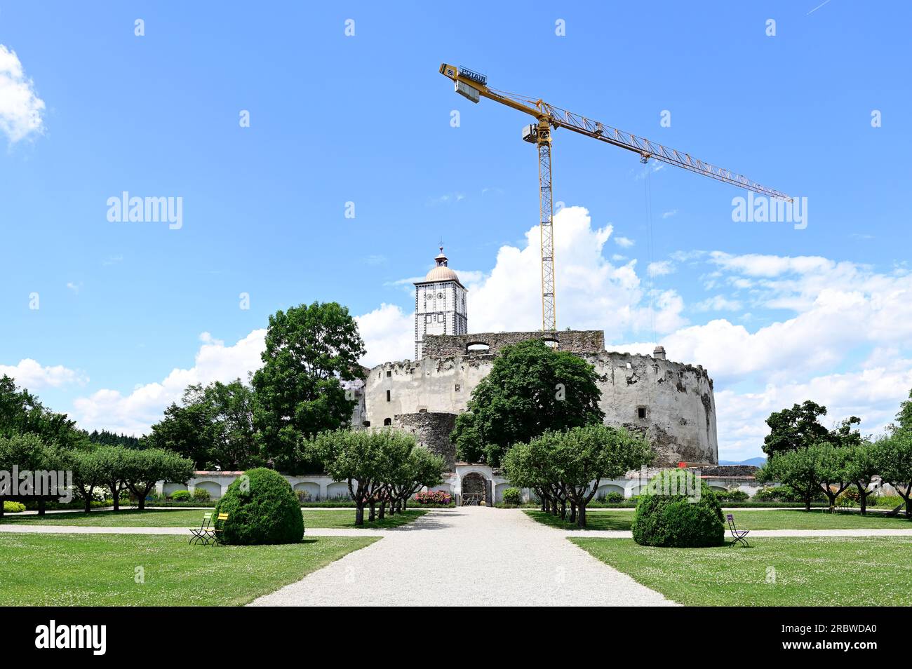 Schallaburg, bassa Austria, Austria. 4 luglio 2023. Vista del castello di Schallaburg dal giardino storico Foto Stock