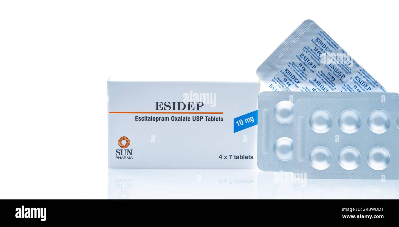 CHONBURI, THAILANDIA-18 FEBBRAIO 2023: Esidep compressa in blister. Escitalopram pillole per trattare il disturbo depressivo maggiore, ansia generalizzata Foto Stock