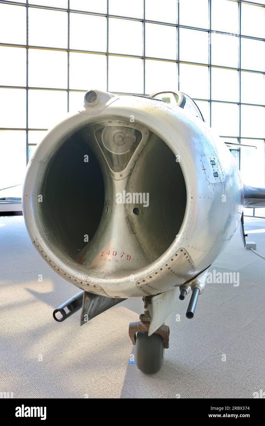 Aspirazione naso motore a getto Mikoyan-Gurevich MIG-15bis caccia a reazione modificato cinese nella Great Gallery del Museum of Flight Seattle Washington State USA Foto Stock