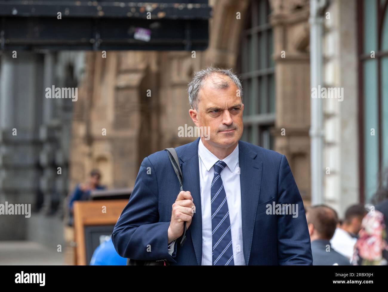 Londra, Regno Unito. 11 luglio 2023. Julian Smith membro conservatore del Parlamento è visto camminare in Whitehall Credit: Richard Lincoln/Alamy Live News Foto Stock