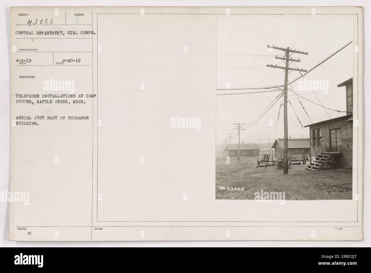 Foto aerea scattata il 20 febbraio 1919 a Camp Custer a Battle Creek, Michigan. La foto mostra le installazioni telefoniche del campo con una vista aerea appena ad est dell'edificio di scambio. Fa parte del Dipartimento centrale, Signal Corps. Foto Stock