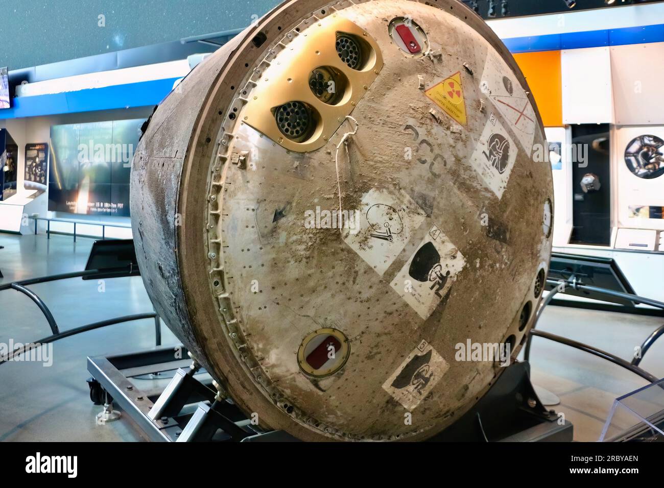 Primo veicolo spaziale commerciale russo Resurs 500 Capsule lanciato nel 1992 da un razzo Soyuz Museum of Flight Seattle Washington State USA Foto Stock