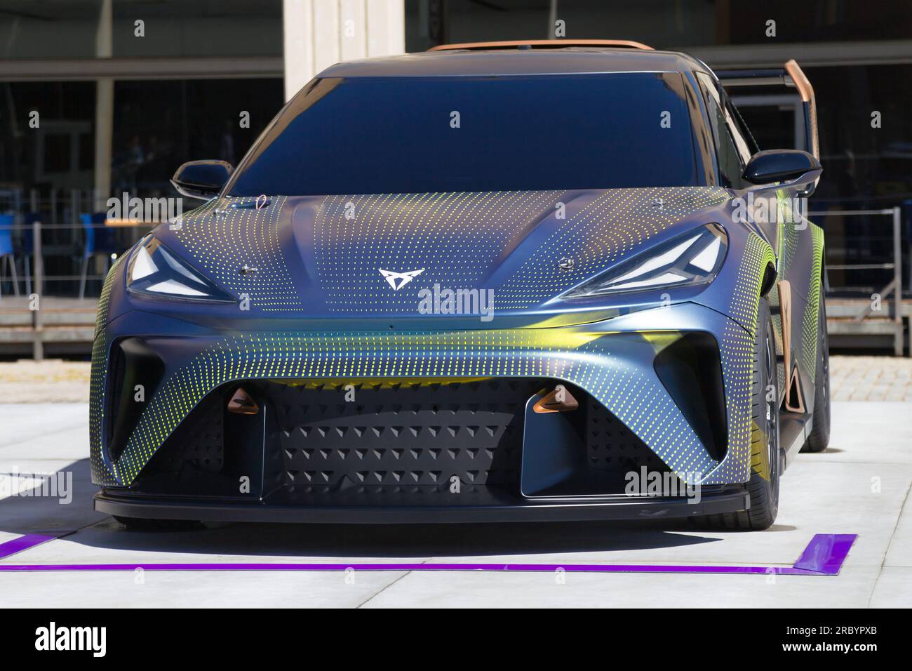 Barcellona, Spagna - 14 maggio 2023: Cupra UrbanRebel Concept in mostra all'Automobile Barcelona 2023 a Barcellona, Spagna. Foto Stock