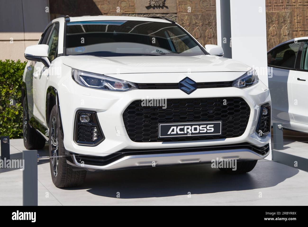 Barcellona, Spagna - 14 maggio 2023: Suzuki Across in mostra all'Automobile Barcelona 2023 di Barcellona, Spagna. Foto Stock