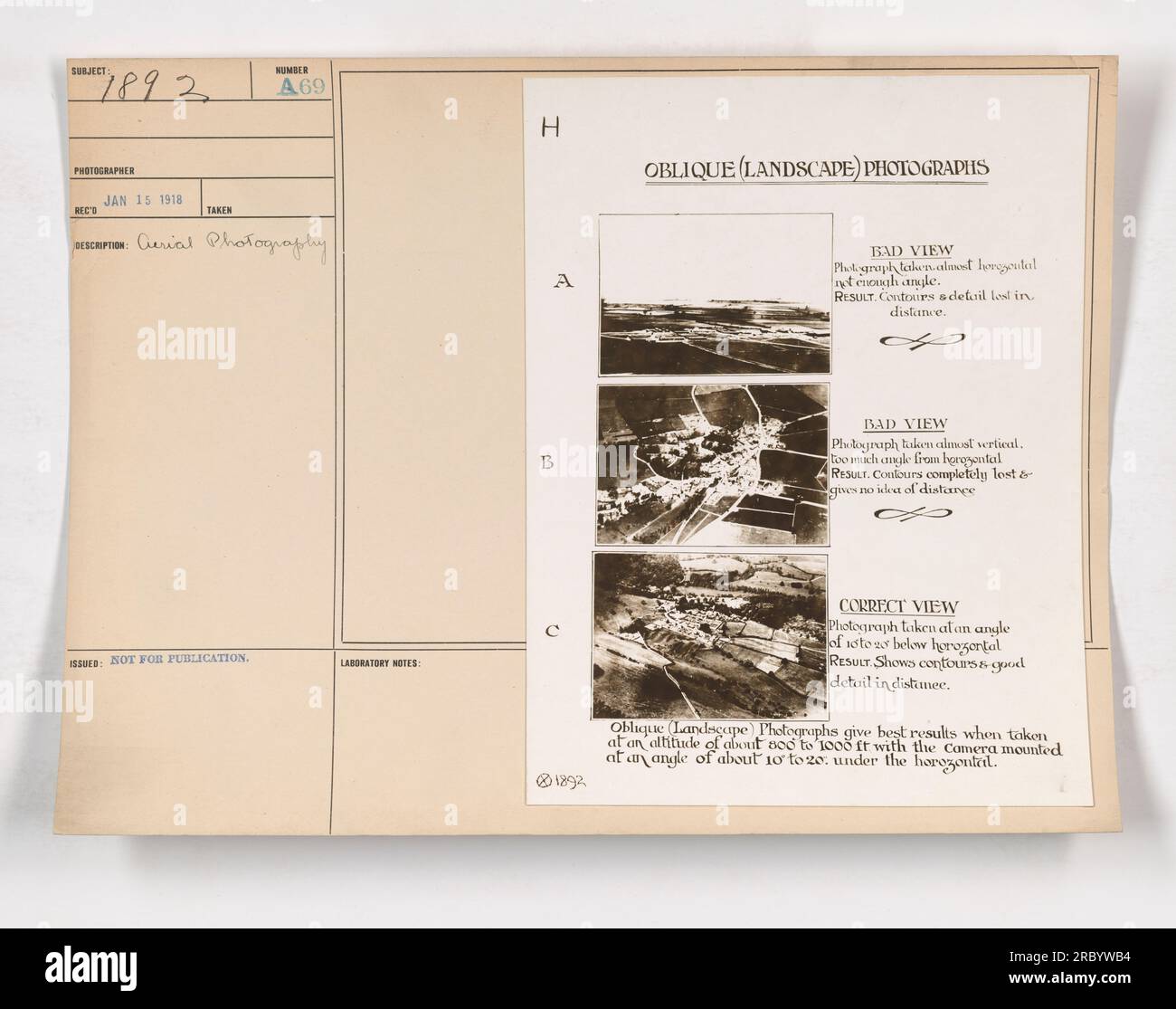 Fotografia aerea che mostra la differenza di visuale quando scattata da angolazioni diverse. Le prime due fotografie sono state scattate con angolazioni errate, con conseguente perdita di contorno e dettagli. La terza fotografia è stata scattata con l'angolazione corretta, mostrando contorni e dettagli di buona qualità. Le fotografie oblique (orizzontale) offrono risultati ottimali se scattate a un'altitudine compresa tra 500 e 1000 metri con un angolo di ripresa compreso tra 10 e 20 gradi sotto l'orizzontale. Foto Stock