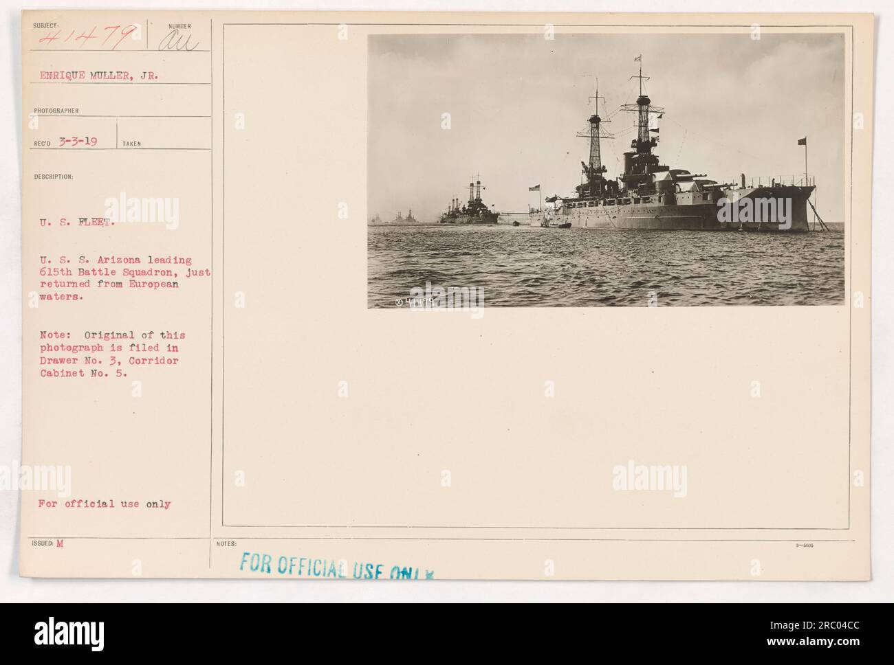 Gli U.S. S. Arisons guidano il 615th Battle Squadron, di ritorno dalle acque europee. Fotografia scattata dal fotografo Enrique Muller Jr. Il 3 dicembre 1919. Questa immagine è archiviata nel cassetto n. 3, armadio corridoio n. 5, solo per uso ufficiale." Foto Stock