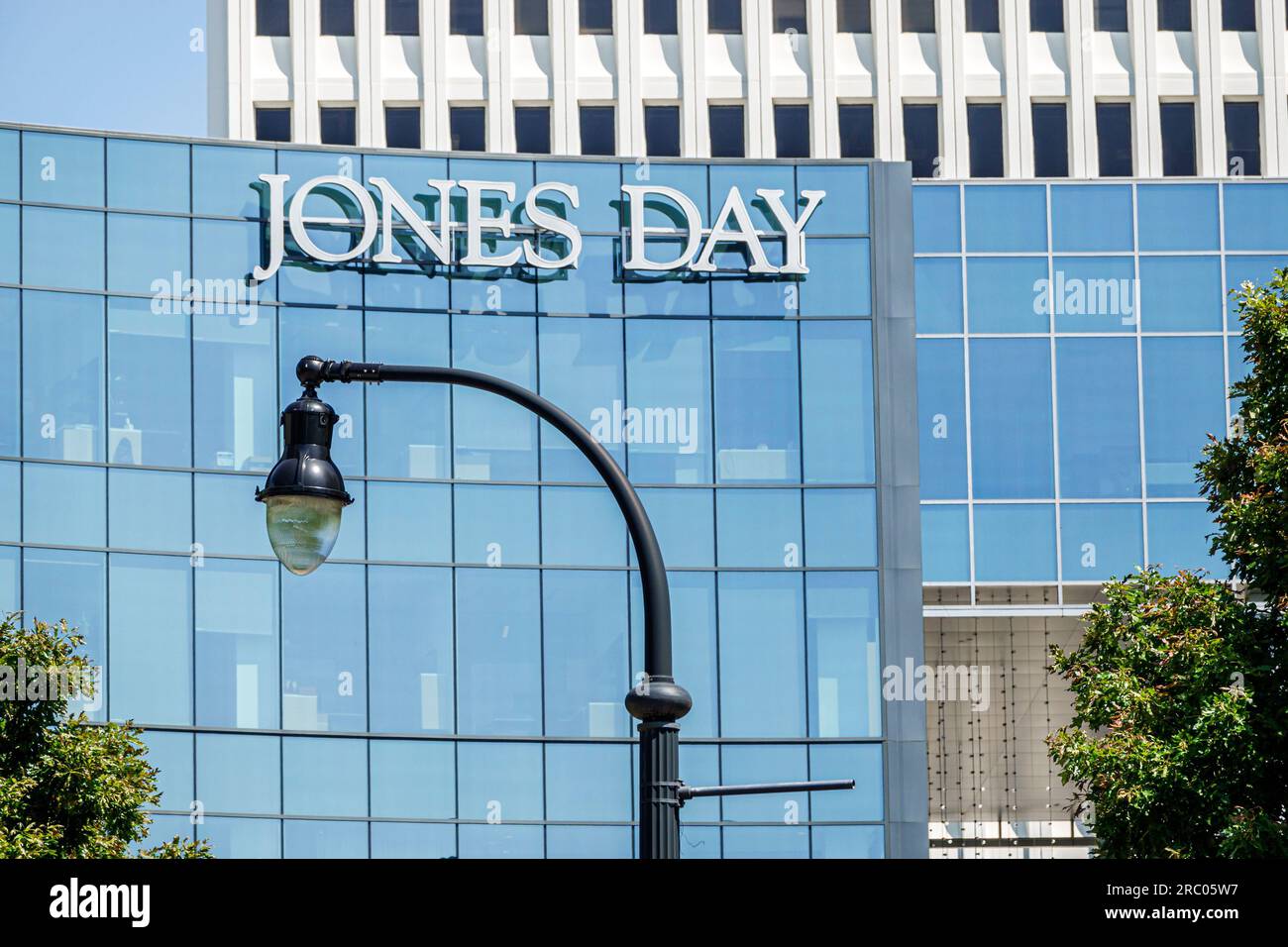 Atlanta, Georgia, Jones Day, uno studio legale multinazionale, firma un edificio per uffici Foto Stock