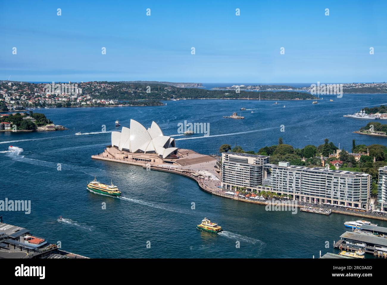 Vista aerea del porto di Sydney con Circular Quay e l'Opera House in primo piano Australia 1 Foto Stock