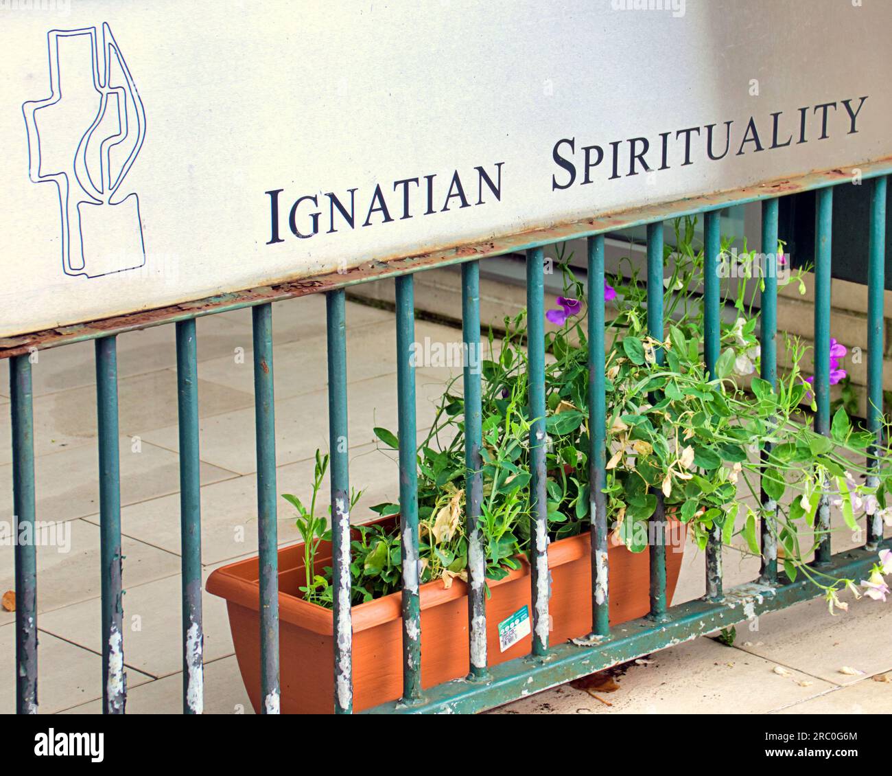 centro di spiritualità ignaziana gesuita e cancello di garnet hill glasgow Foto Stock