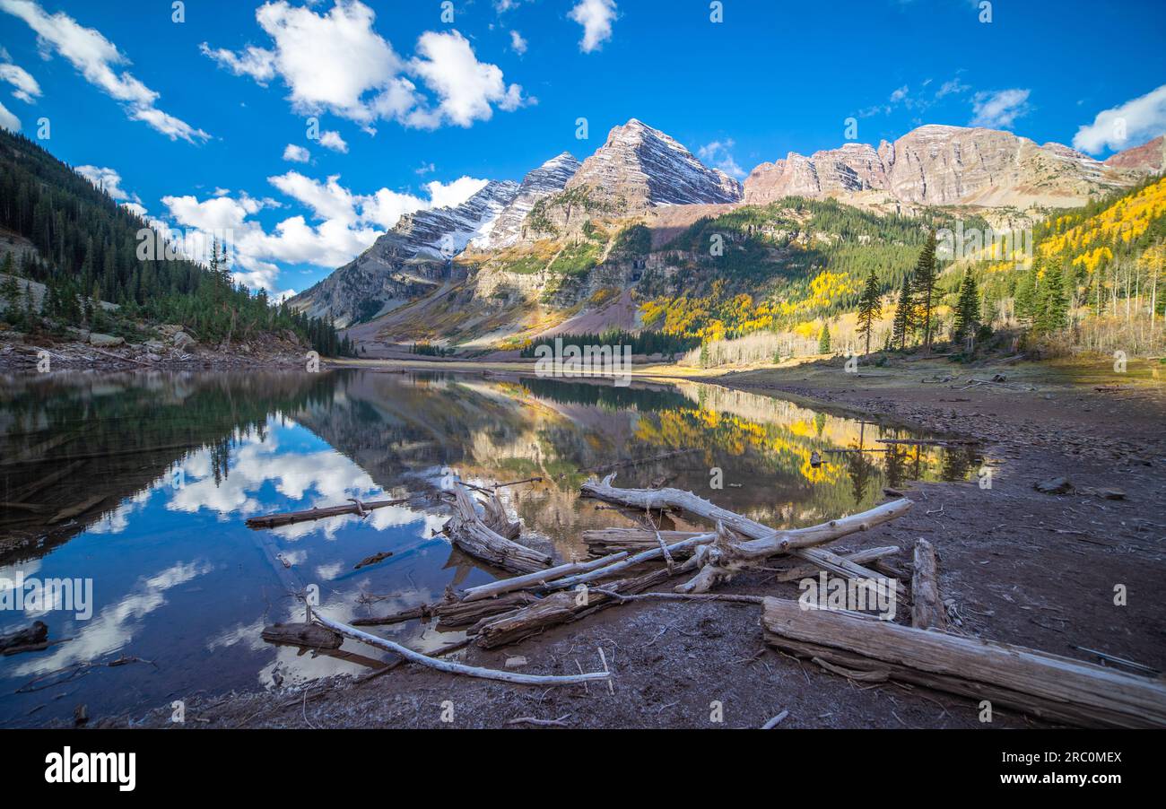 Maroon Bells at Crater Lake | White River National Forest, Aspen, Colorado, USA Foto Stock