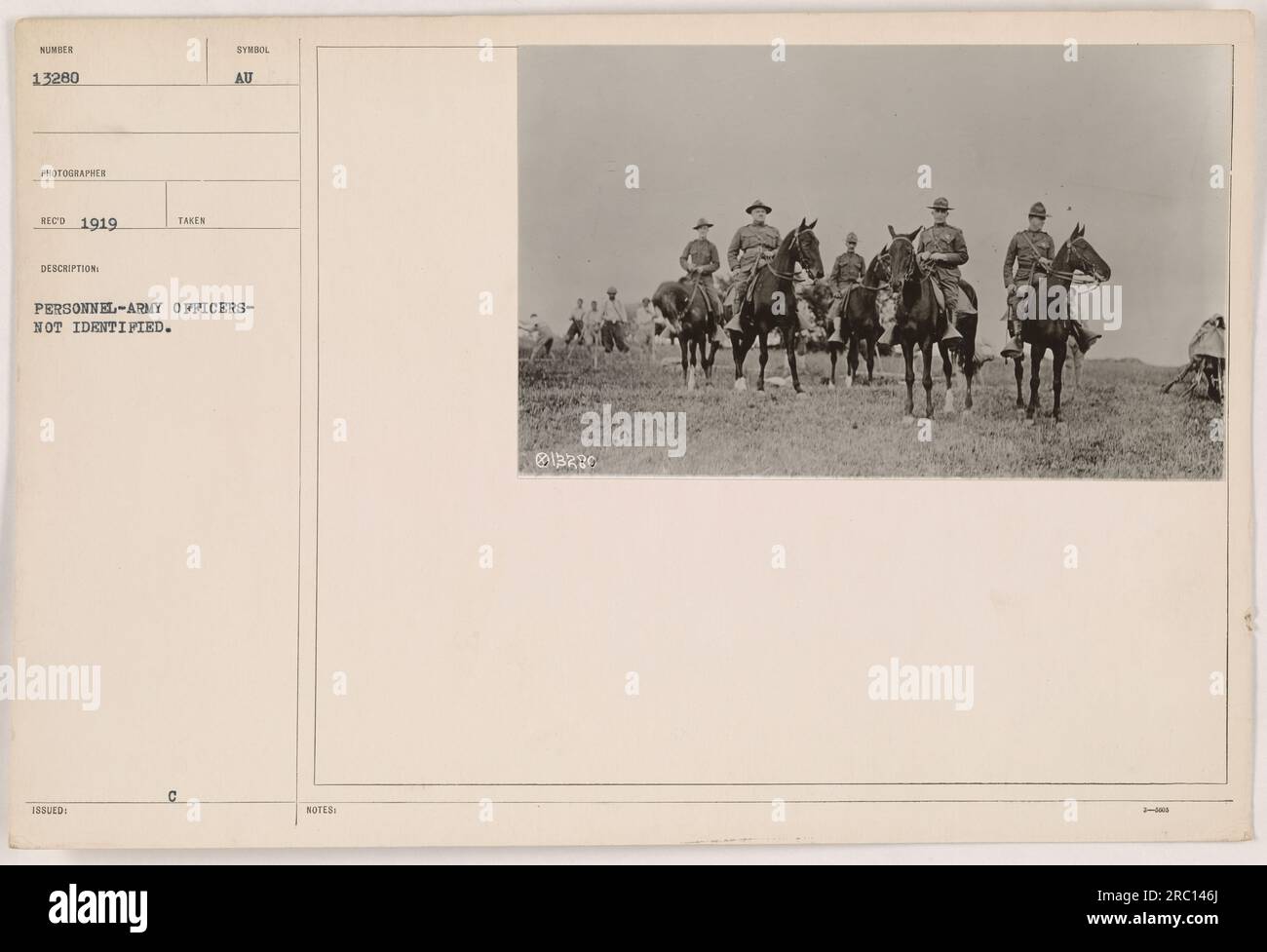 Ufficiali dell'esercito in piedi in un gruppo, non identificati, durante la prima guerra mondiale. La foto è stata scattata nel 1919. Questa immagine proviene dalla collezione di attività militari americane durante la guerra. Foto Stock