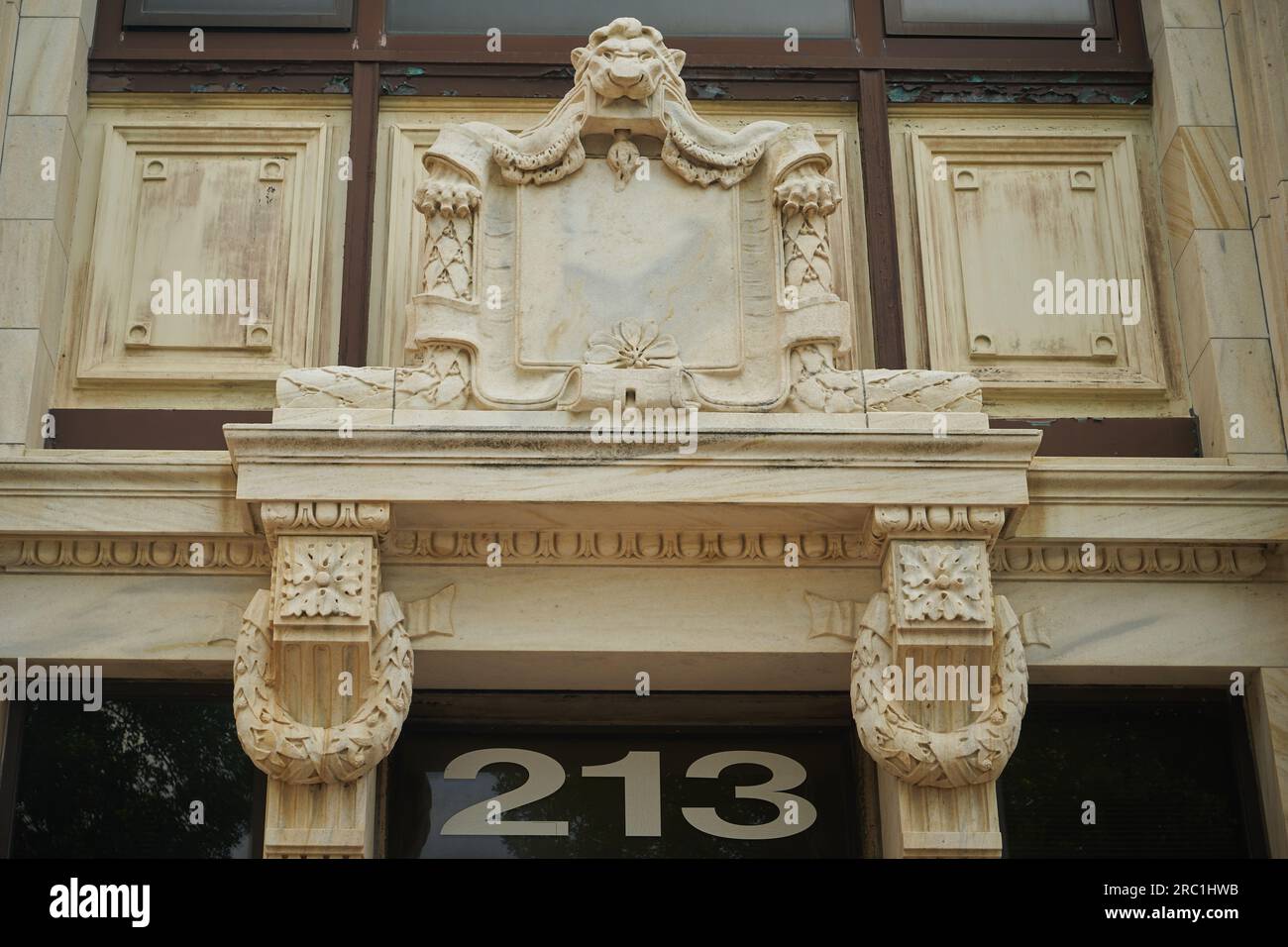 Un edificio di uffici fiscali di stile classico a Pensacola Foto Stock