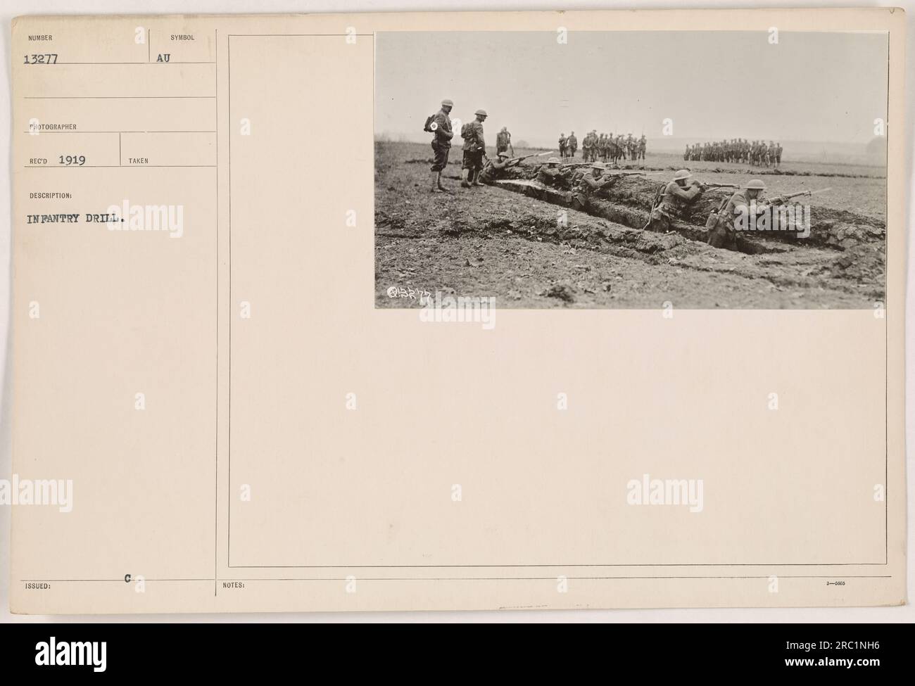 Soldati che partecipano alla fanteria durante la prima guerra mondiale. La fotografia è stata scattata nel 1919, e i soldati sono visti impegnati in esercizi di dispensa. Foto Stock