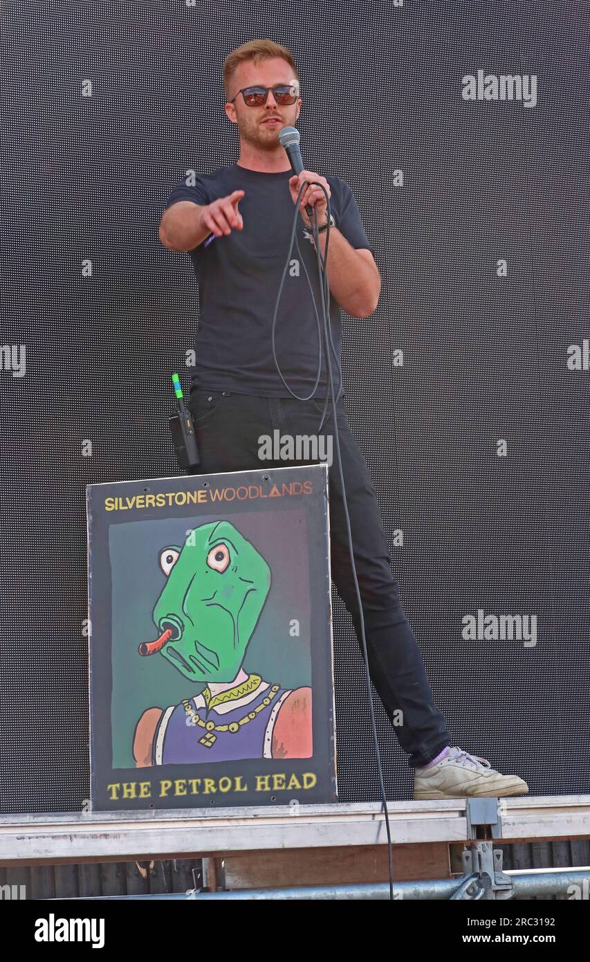 Asta di beneficenza Silver Star 6 luglio 2023, del cartello benzina Head pub @teamWoodlands , Northamptonshire, Inghilterra, Regno Unito, NN12 8TN Foto Stock