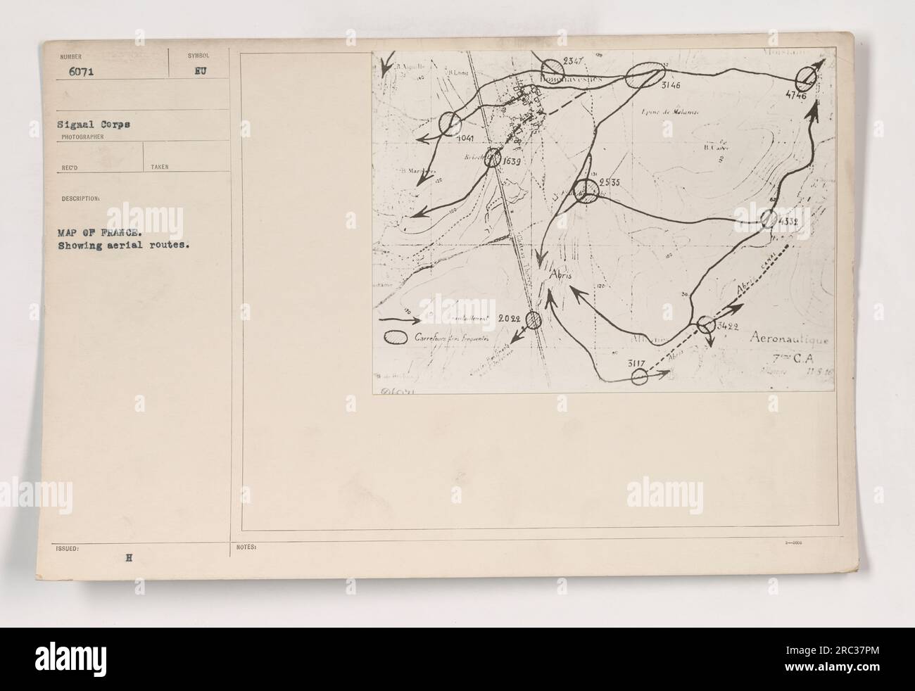 Mappa della Francia che mostra le rotte aeree durante la prima guerra mondiale. La mappa indica le posizioni strategiche e le rotte di volo per gli aerei militari. La mappa è stata utilizzata dal Signal Corps per la pianificazione delle missioni e il tracciamento delle attività aeree. Foto Stock