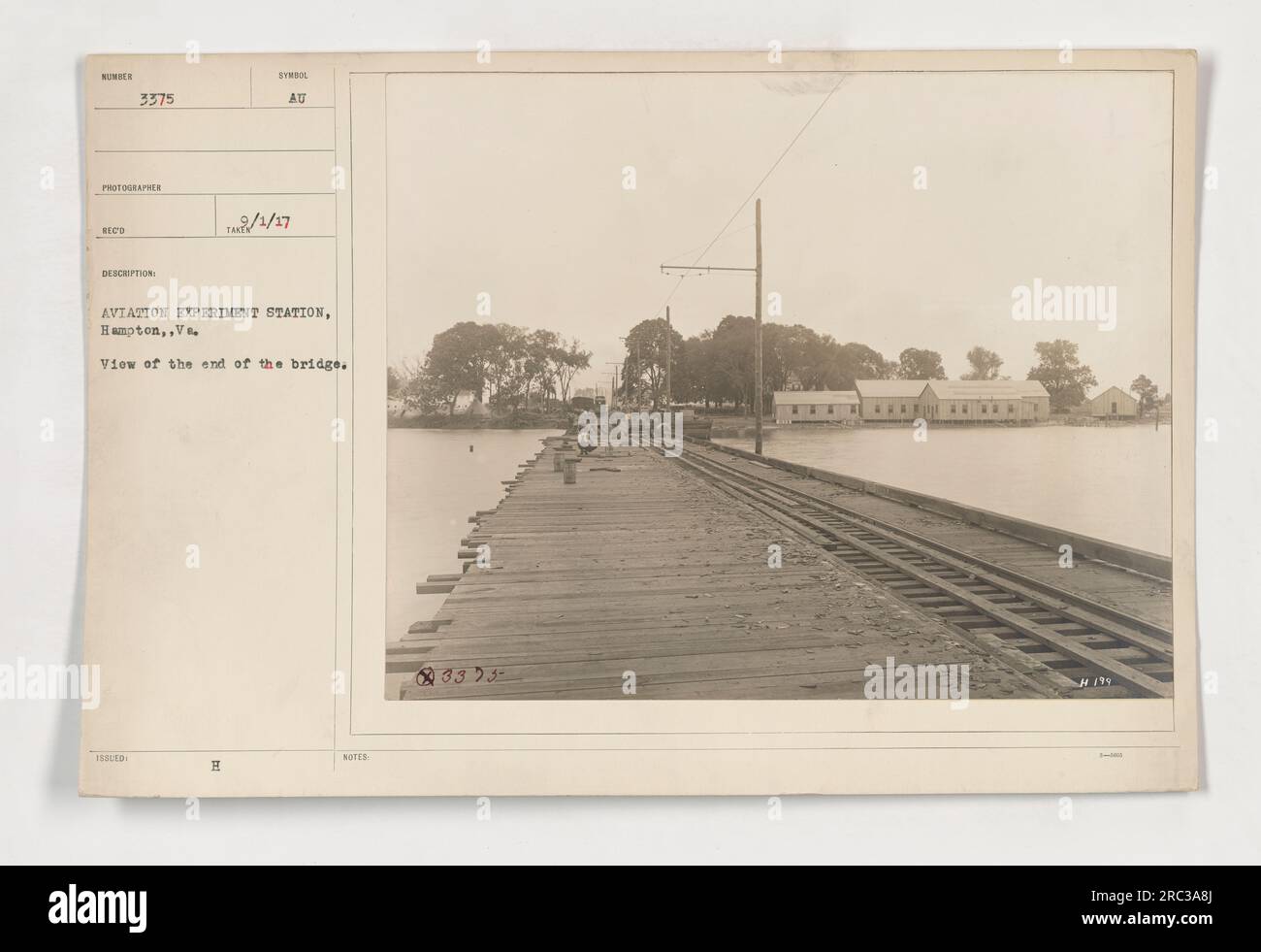 Immagine della fine di un ponte alla Aviation Experiment Station di Hampton, Virginia. Scattata il 12 settembre 1917. La foto è una descrizione ricevuta con il simbolo 3375. Le note menzionano il simbolo 3395, ma le informazioni sono incomplete. Foto Stock