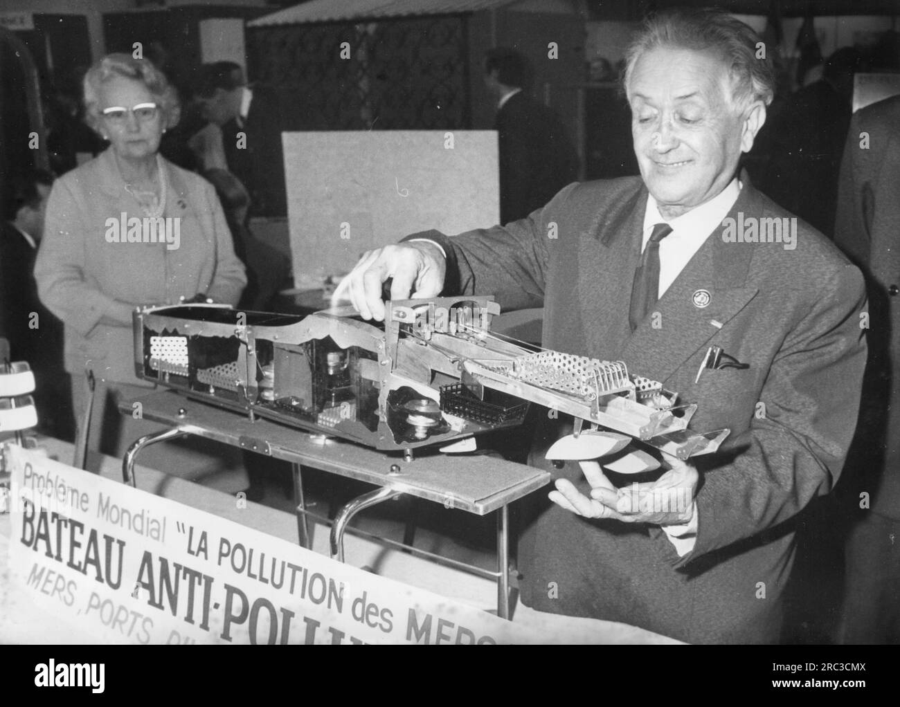 Trasporti/trasporti, navigazione, costruzione navale, imbarcazioni per combattere l'inquinamento da idrocarburi nei porti, modello, DIRITTI AGGIUNTIVI-CLEARANCE-INFO-NOT-AVAILABLE Foto Stock