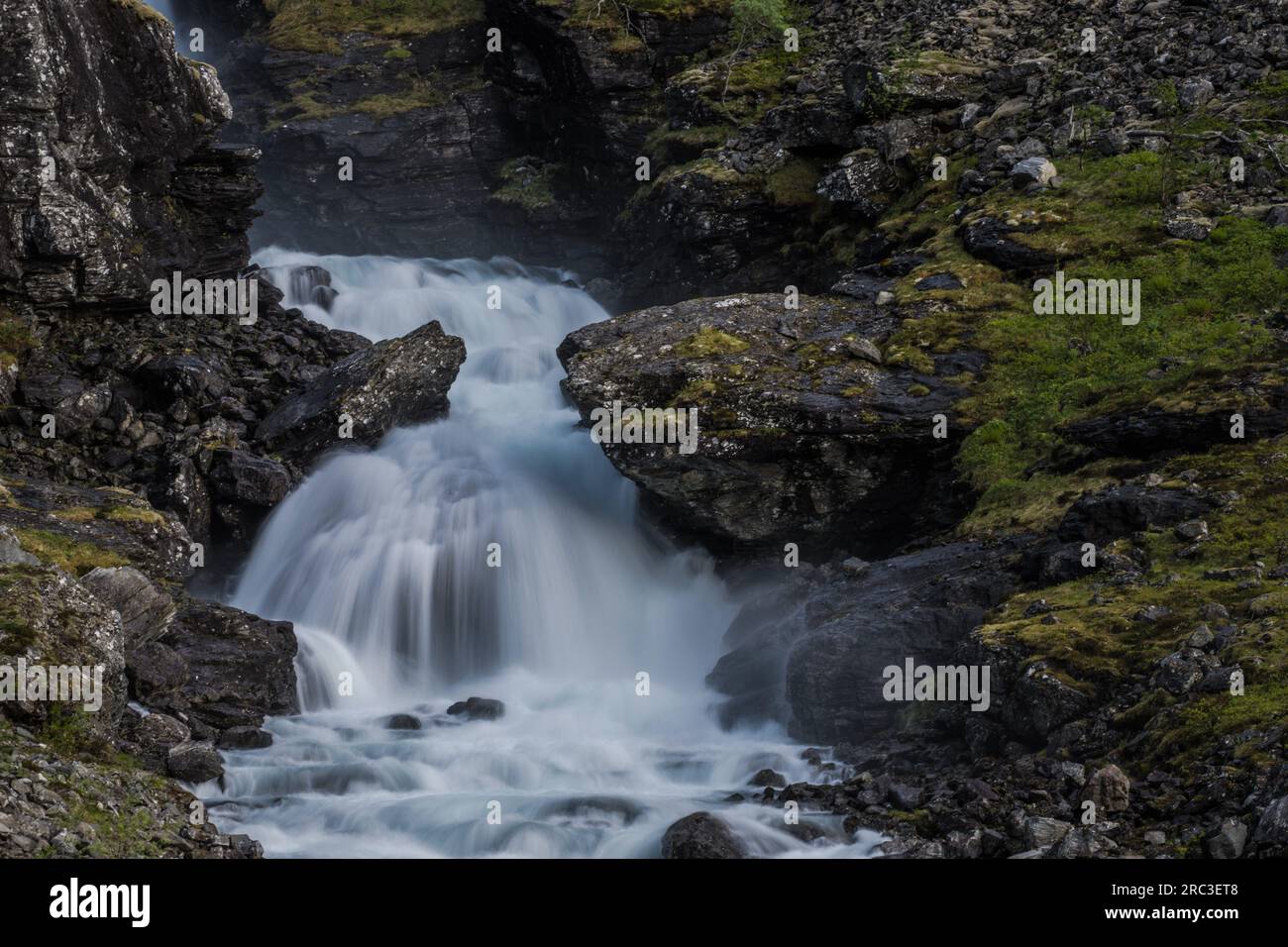 Cascate panoramiche di Trollstigen nella contea di Vestland, Norvegia. Tema natura scandinava Foto Stock