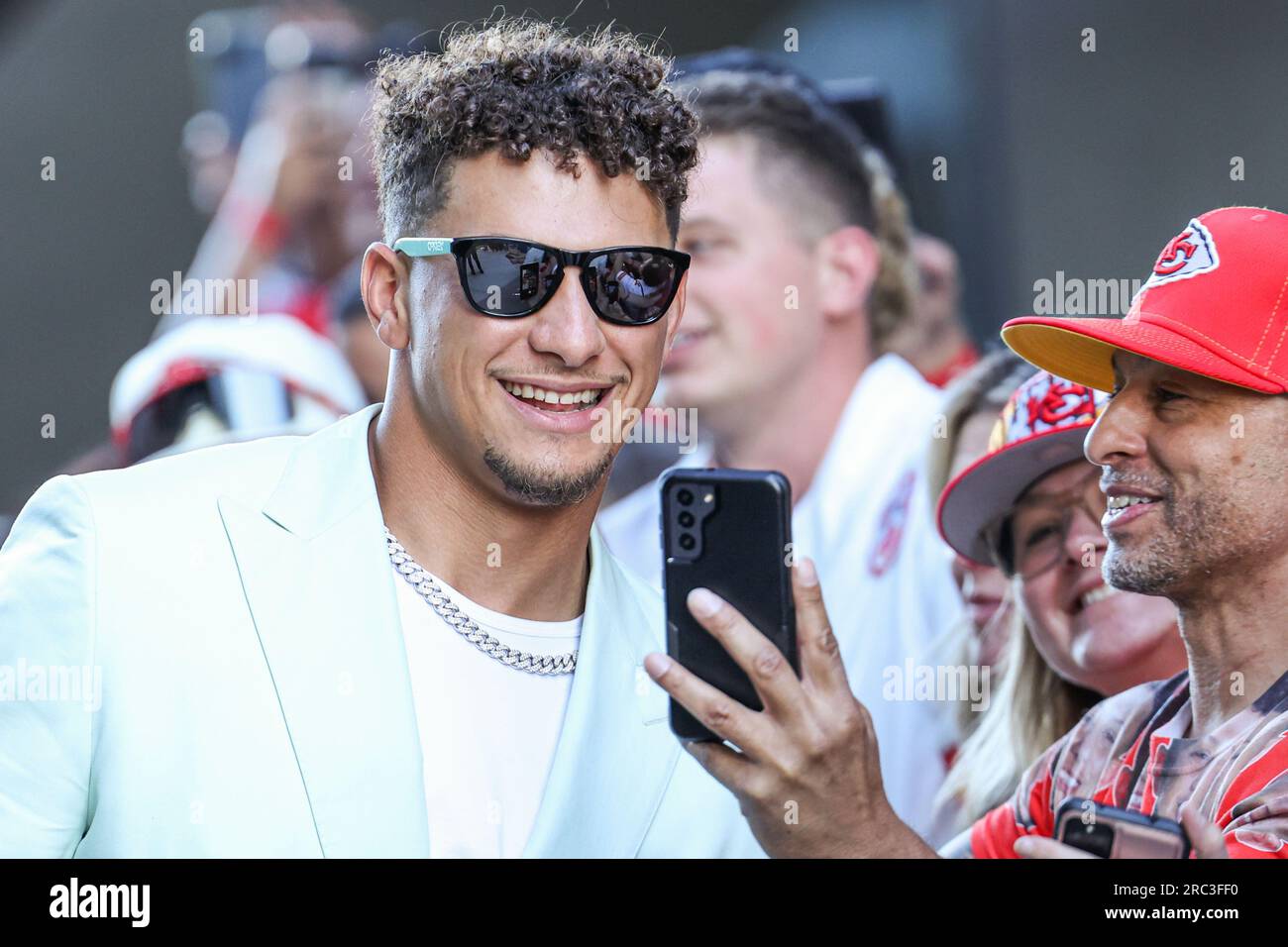 HOLLYWOOD, LOS ANGELES, CALIFORNIA, USA - 11 LUGLIO: Il quarterback di football americano per i Kansas City Chiefs della National Football League Patrick Mahomes arriva alla Los Angeles Premiere della prima stagione di "quarterback" di Netflix, tenutasi al Netflix Tudum Theater l'11 luglio 2023 a Hollywood, Los Angeles, California, Stati Uniti. (Foto di Xavier Collin/Image Press Agency) Foto Stock