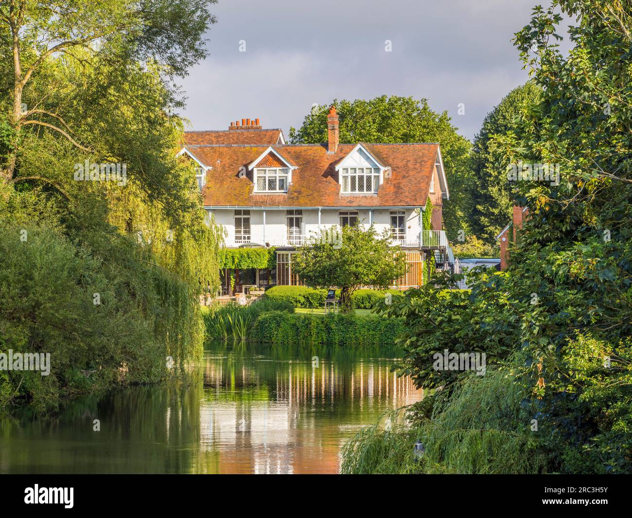 Veduta del French Horn, Hotel, Sonning Eye, Oxfordshire, Inghilterra, REGNO UNITO, REGNO UNITO. Foto Stock