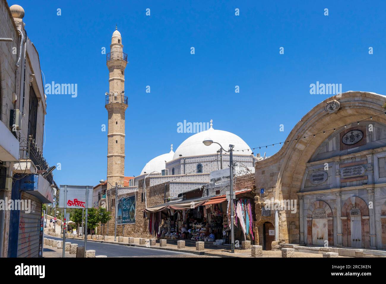 TEL AVIV YAFO - 23 novembre 2022: Moschea Mahmoudiya Tel Aviv Yafo, Israele. La Moschea Mahmoudiya è la più grande e più significativa moschea di Jaffa, ora par Foto Stock