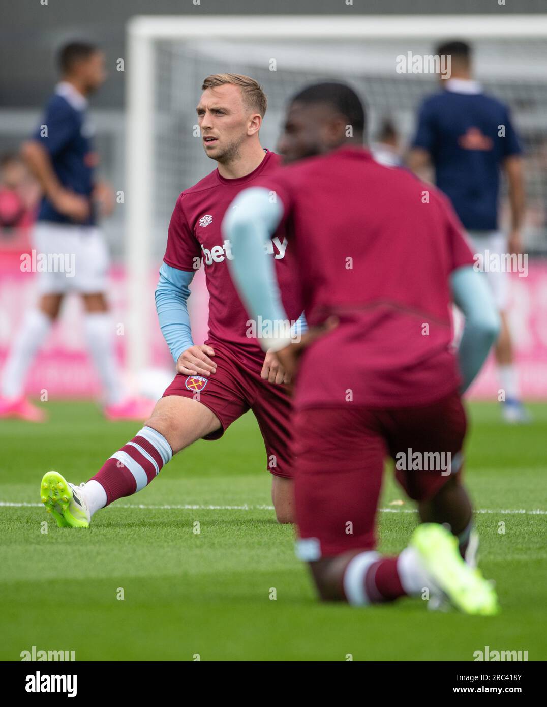 Borehamwood, Hertfordshire, Londra, Inghilterra, 10 luglio 2023. Jarrod Bowen si riscalda prima del calcio d'inizio, durante il Borehamwood Football Club V West Ham United Football Club, in un'amichevole pre-stagione, al Meadow Park. (Immagine di credito: ©Cody Froggatt/Alamy Live News) Foto Stock