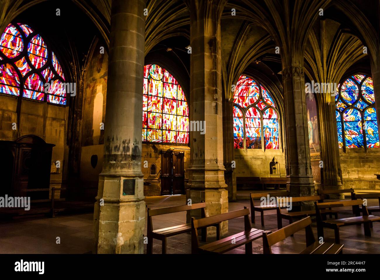 Deambulatory, Church of Saint-Séverin, una chiesa cattolica romana nel quartiere Latino costruita in stile gotico fiammeggiante., Parigi, Francia Foto Stock