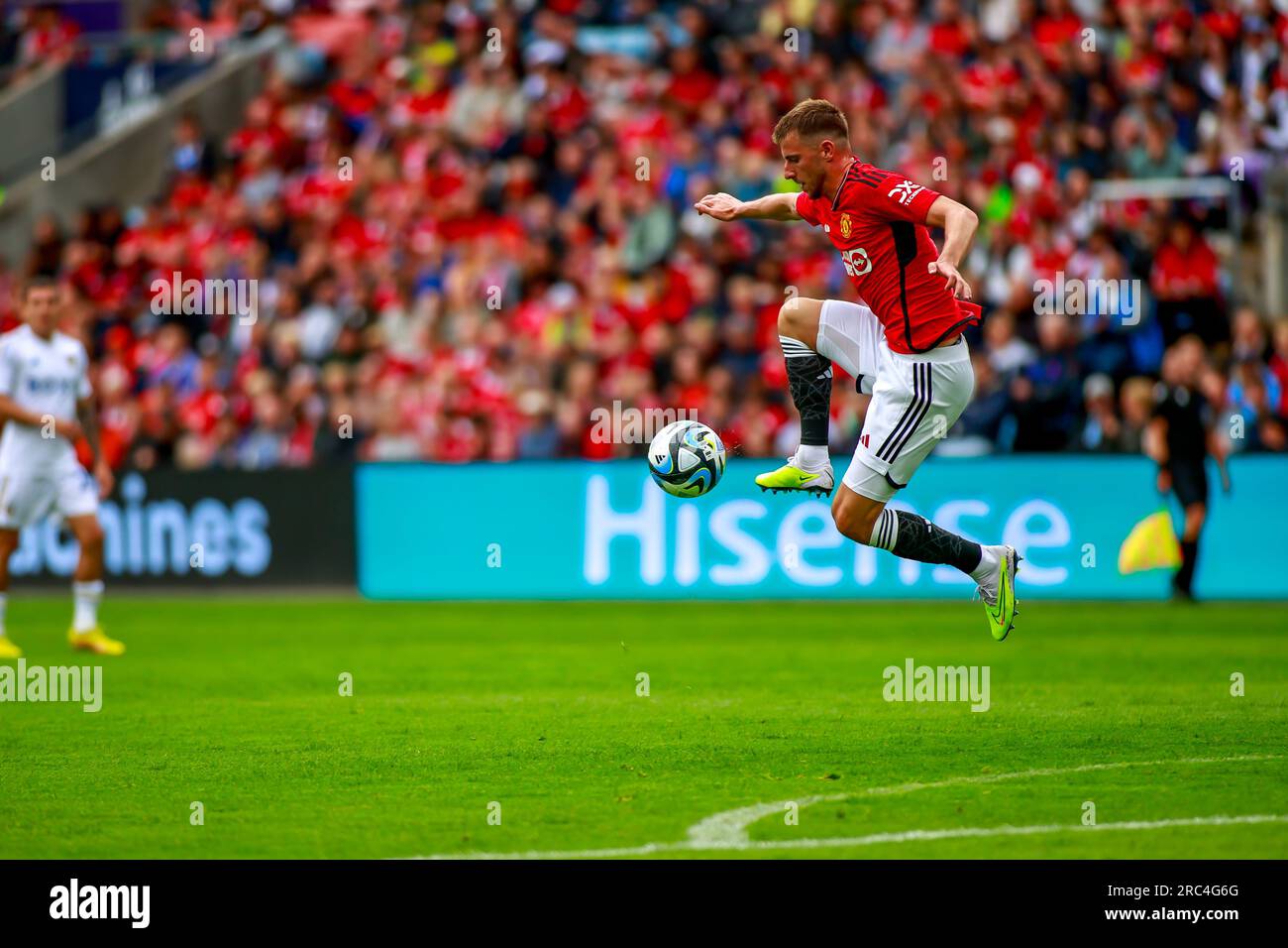 Oslo, Norvegia, 12 luglio 2023. Mason Mount del Manchester United sulla palla nella partita tra Manchester United e Leeds United allo stadio Ullevål di Oslo. Crediti: Frode Arnesen/Alamy Live News Foto Stock