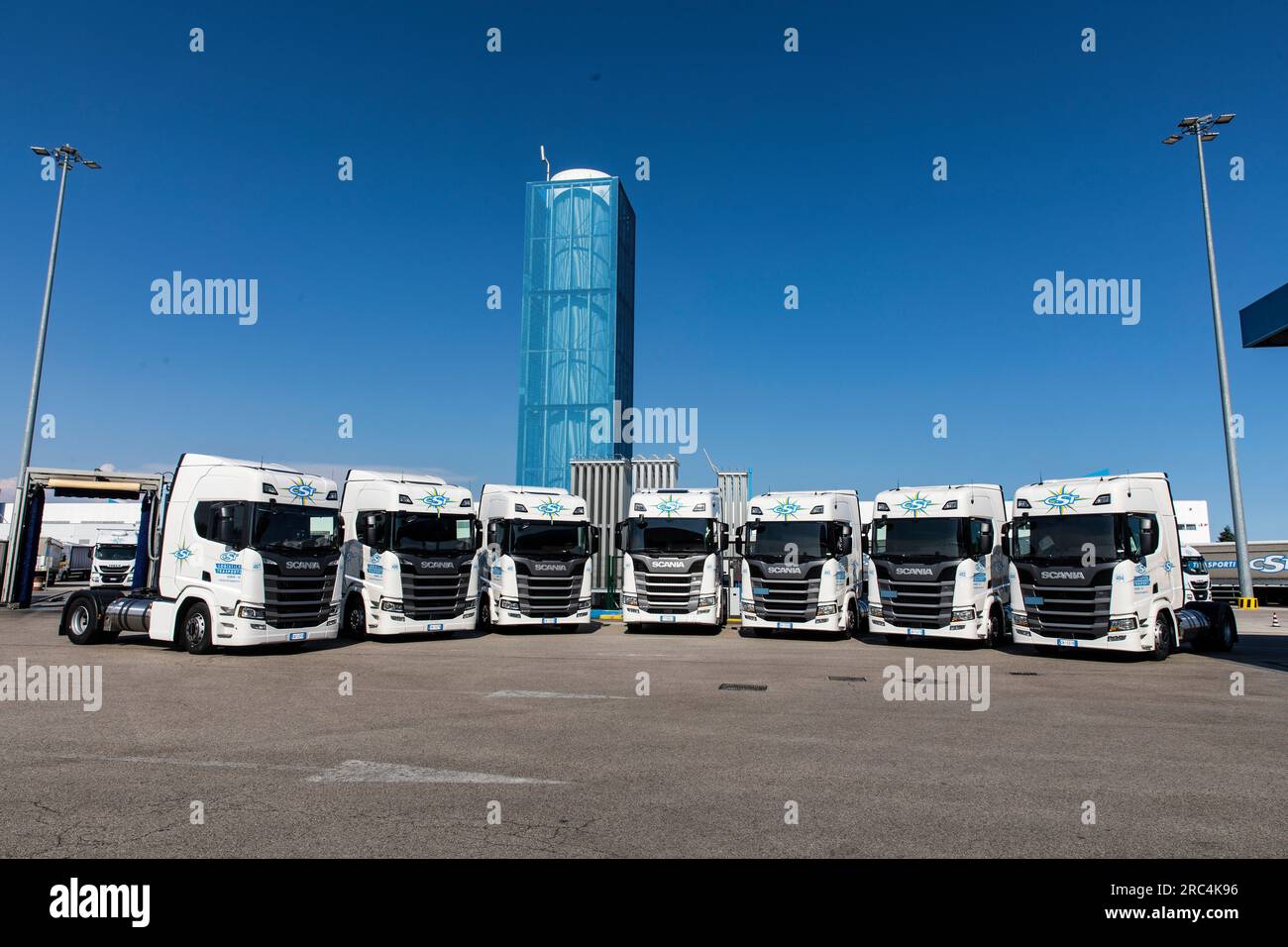 camion di fila nel parcheggio, da vicino Foto Stock