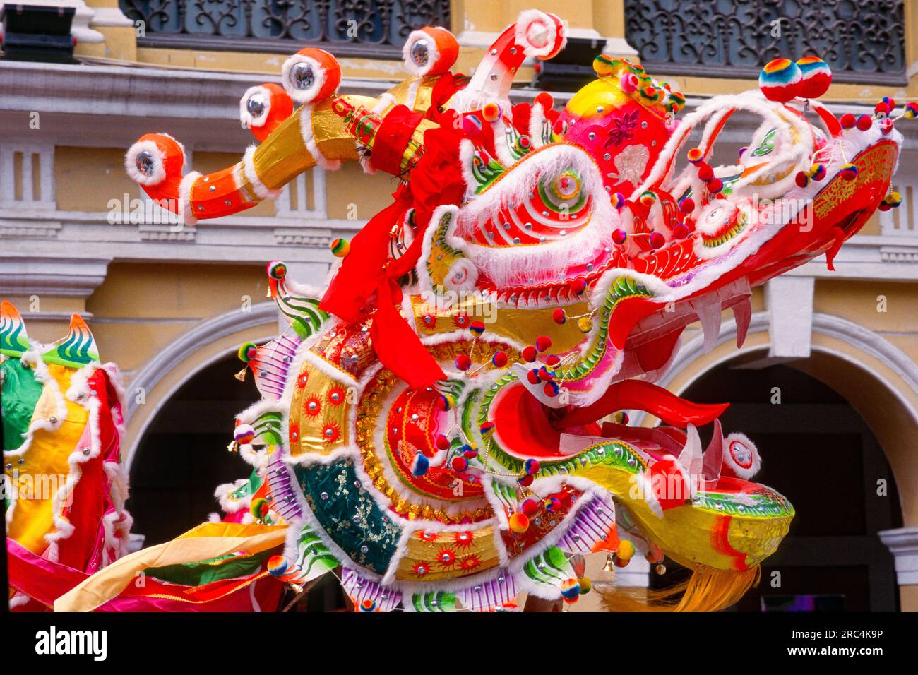 Dragon Dance durante il capodanno cinese a Macao, Macao, regione amministrativa speciale della Repubblica Popolare Cinese Foto Stock
