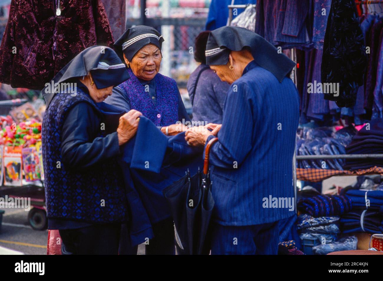 Hakka Ladies Shopping, New Territories, Hong Kong, Hong Kong Special Administrative Region della Repubblica Popolare Cinese Foto Stock