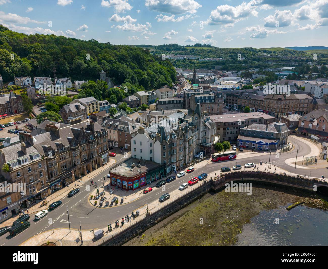 Foto aerea con drone del centro città di Oban. Oban è una città costiera della Scozia. Foto Stock