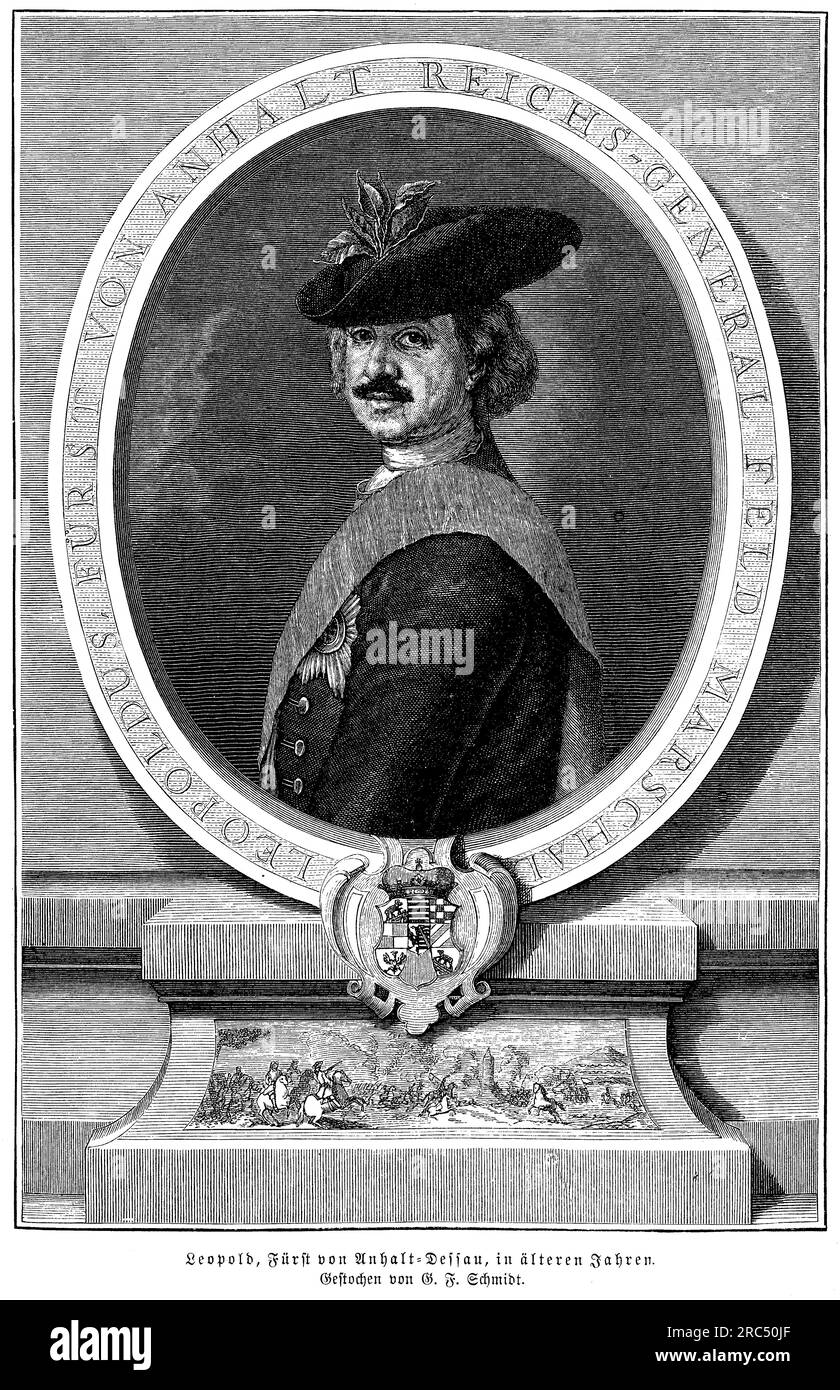 Ritratto alla vecchiaia di Leopold Fuerst von Anhalt-Dessau, comunemente noto come Leopoldo i, principe di Anhalt-Dessau, famoso leader militare e figura chiave dell'esercito prussiano durante il XVIII secolo. È nato il 3 luglio 1676 ed è spesso indicato come "il Vecchio Dessauer" a causa della sua illustre carriera militare. Leopoldo i giocò un ruolo significativo nello sviluppo delle moderne tattiche di guerra, in particolare nelle aree della fanteria e dell'artiglieria. Introdusse importanti riforme nell'esercito prussiano, sottolineando la disciplina, l'addestramento e l'attuazione di tattiche standardizzate. Foto Stock