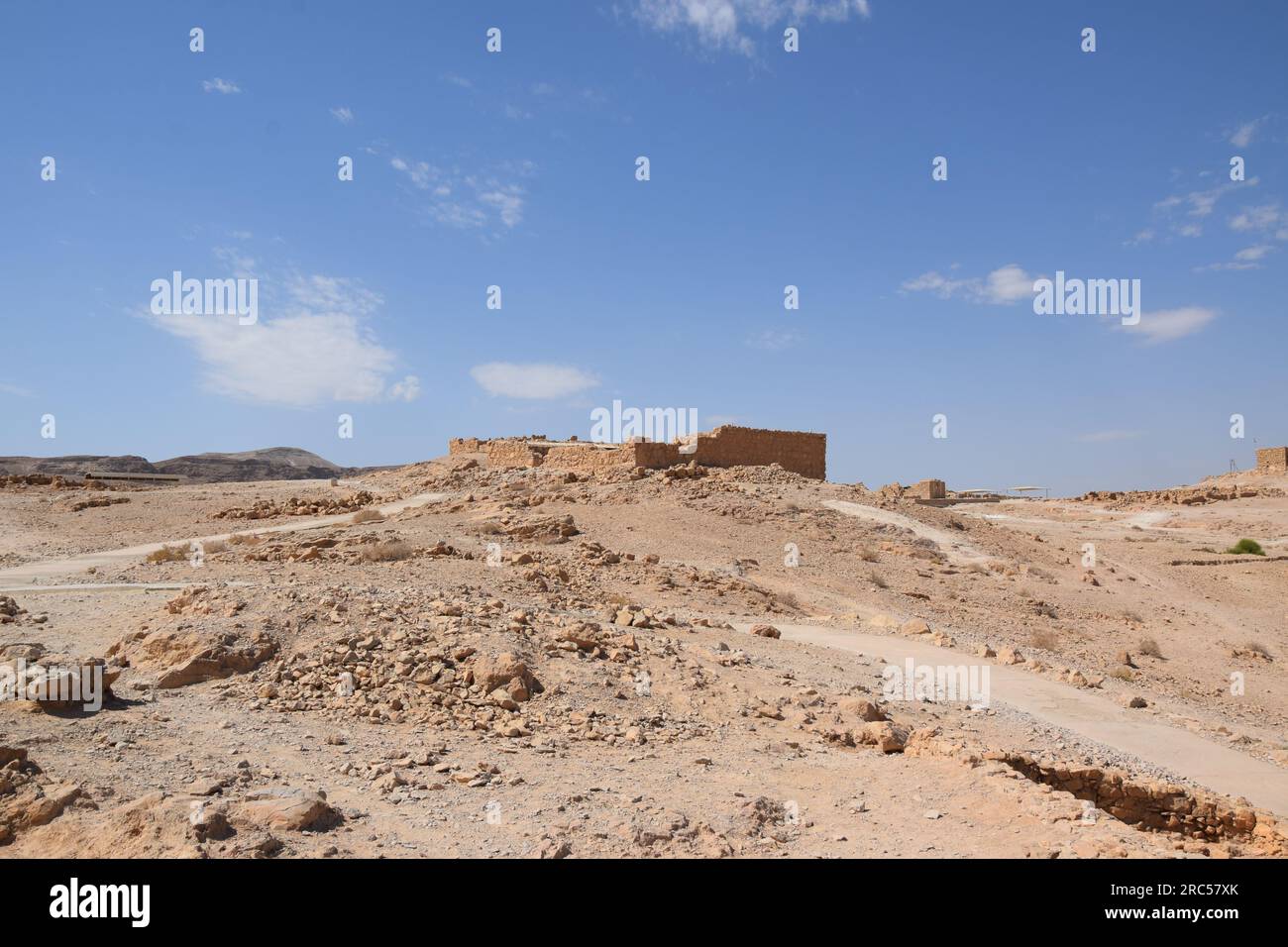 Parco nazionale di Masada - rovine di fortificazione e Palazzo del Re Harod sulla cima di un altopiano di montagna Foto Stock