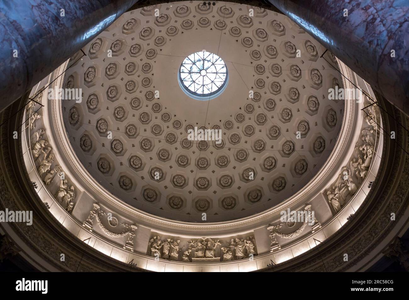 La chiesa della Gran madre di Dio è una chiesa in stile neoclassico situata sulla riva occidentale del fiume po, di fronte al Ponte Vittorio Emanuele I. Foto Stock