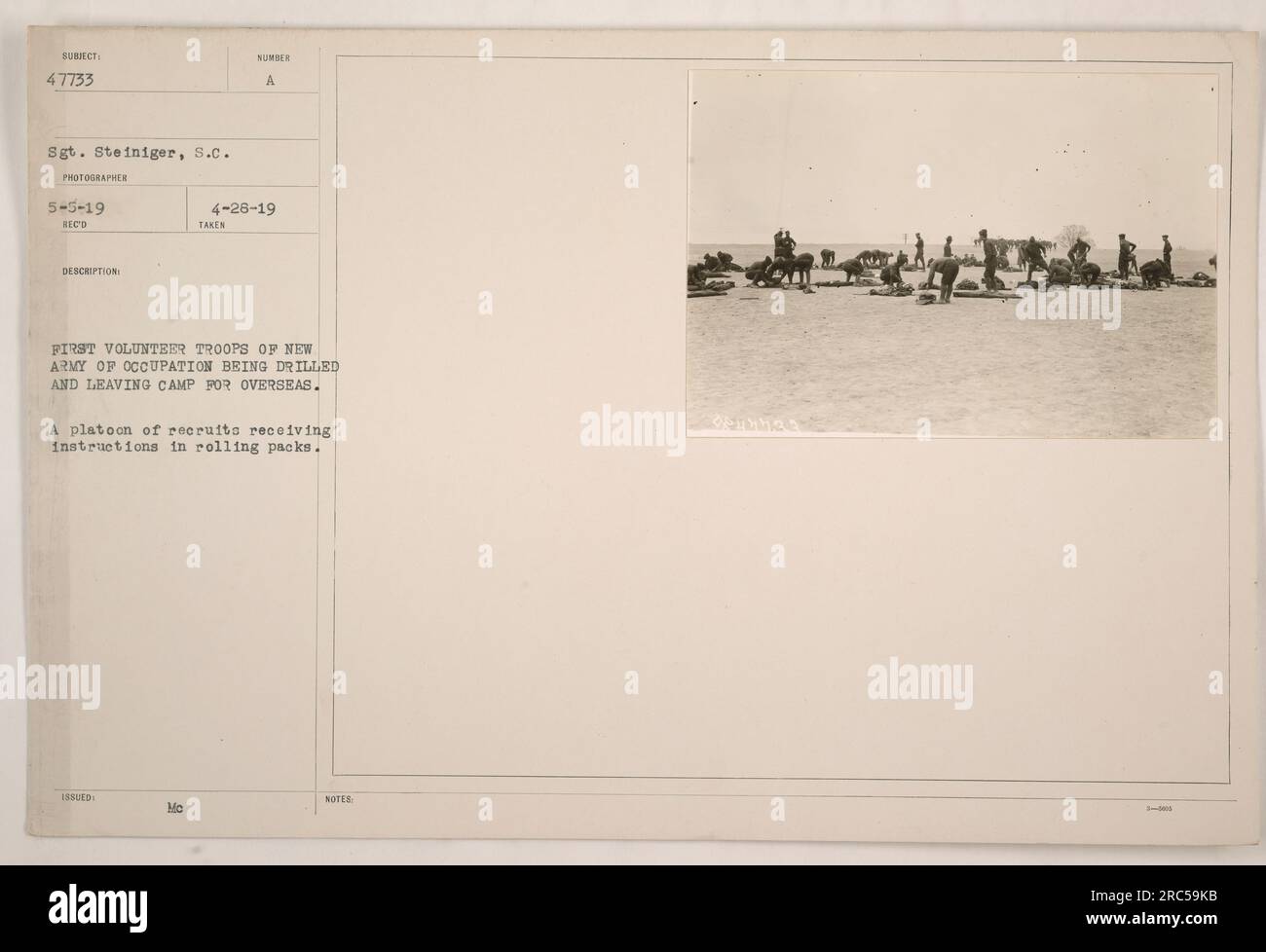 Plotone di reclute a Camp Meade che ricevono istruzioni in pacchetti rotanti prima di partire per l'estero. La data della fotografia è 5-5-19. I soldati raffigurati fanno parte delle prime truppe volontarie del nuovo esercito di occupazione. Il fotografo è il sergente Steiniger, e la foto è stata scattata il 4-26-19. Foto Stock