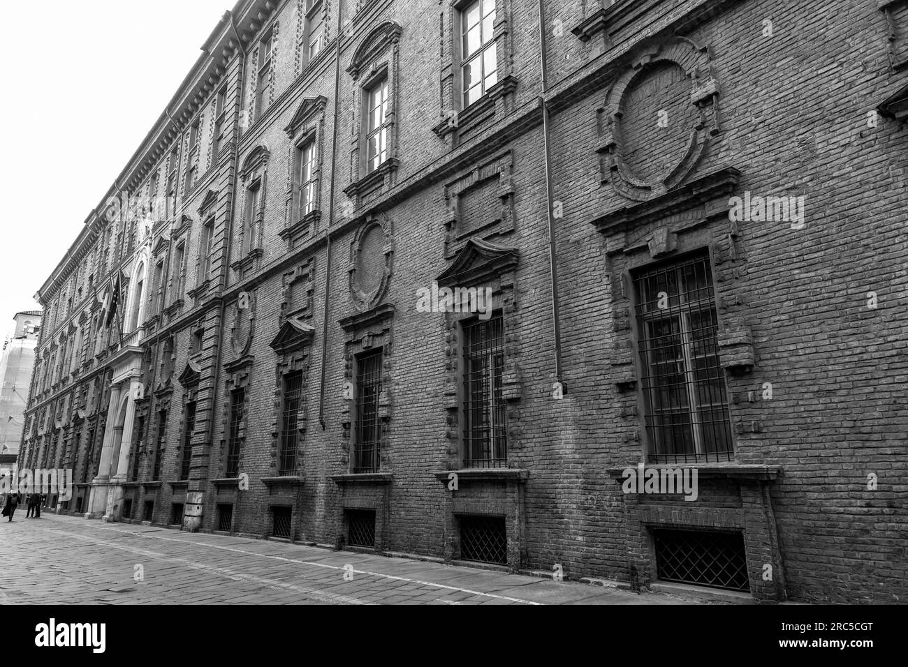 Torino, Italia - 27 marzo 2022: Dettaglio facciata del Regium Athenaeum, Università reale di Torino, Piemonte, Italia. Foto Stock